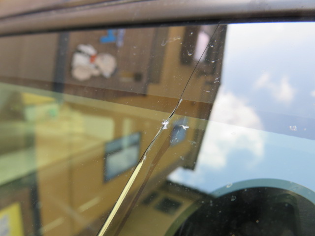 自動ブレーキ用カメラ付きフロントガラス フロントガラスの修理 交換ならドクターグラス金沢におまかせ